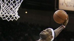 Cavaliers arrollan a Celtics faltando poco para playoffs