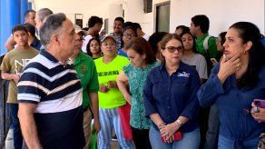 Inspeccionan Colegio Elena Chávez de Pinate tras desprendimiento de losa