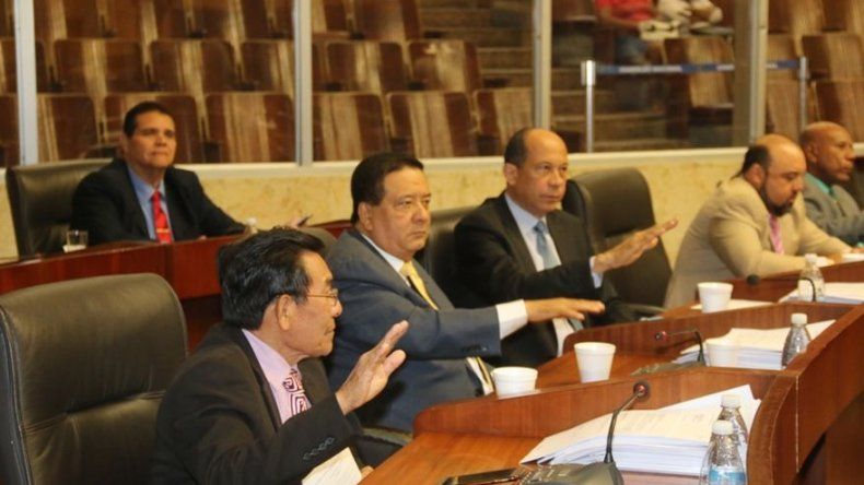 Diputados aprueban proyecto antitabaco