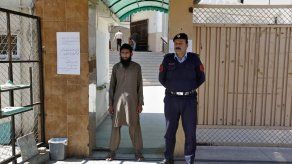 India y Pakistán se enfrentan con artillería en Cachemira