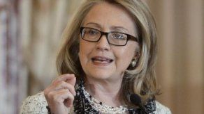 Clinton defiende su debilidad por la diplomacia suave en último discurso