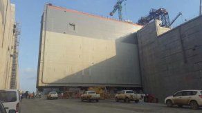 Instalan tercera compuerta de ampliación del Canal en el Pacífico Instalan tercera compuerta de ampliación del Canal en el Pacífico