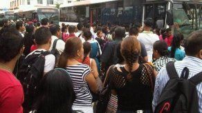 Salida de diablos rojos genera caos en Panamá