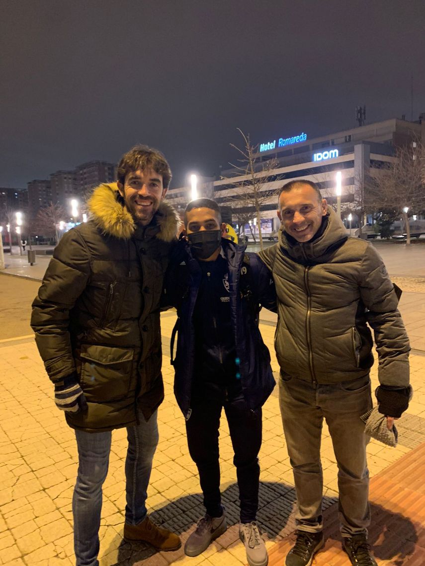 César Yanis recibe visita del cuerpo técnico de Panamá