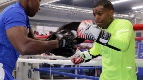 Panameño Jezreel Corrales cumple con entrenamiento público en Japón