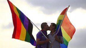 Piden al presidente de Gambia que vete la cadena perpetua para homosexuales