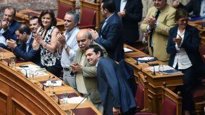 Grecia propone aumento de impuestos y recorte de gastos