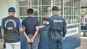 Aprehenden en Ngäbe Buglé a un hombre requerido por abuso sexual. Aprehenden en Ngäbe Buglé a un hombre requerido por abuso sexual.