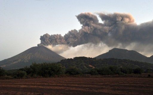 Nicaragua registra 180 microsismos cerca del volcán Momotombo