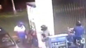 Cámara capta asalto en estación de gasolina en Juan Díaz