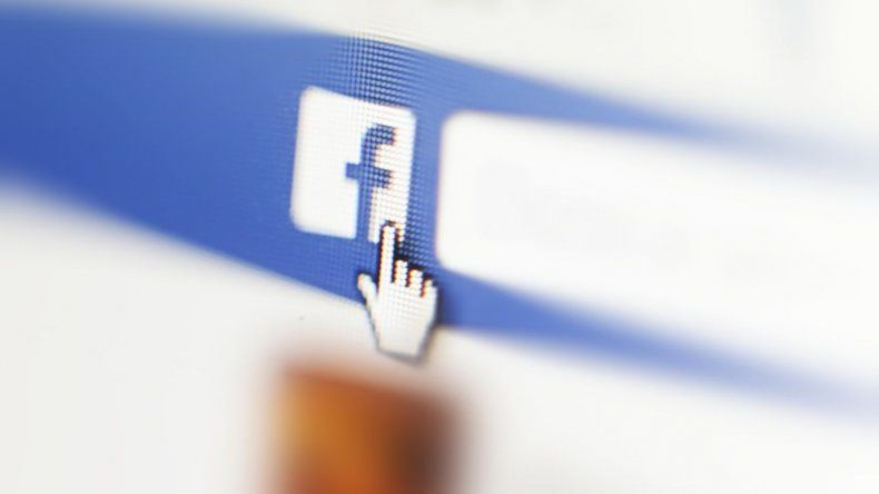 UE acusa a Facebook de haber dado información engañosa sobre compra de WhatsApp