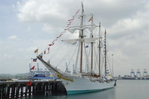 Buque español celebra en Panamá V Centenario descubrimiento Pacífico