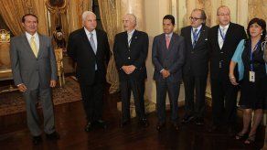 Martinelli recibió en la Presidencia a observadores internacionales