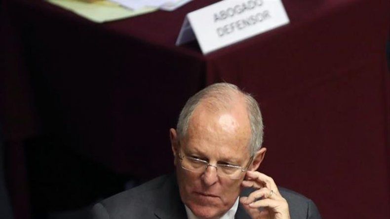 Kuczynski afirma el papa le aconsejó siga trabajando y no se deje distraer