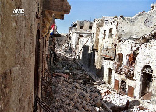 El régimen sirio toma el control total de una localidad al este de Alepo