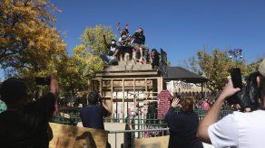 La oficina del alcalde no respondió de momento a una petición de comentarios sobre la demanda legal.