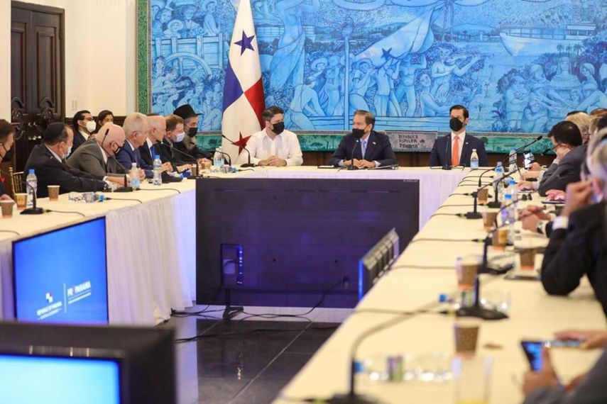 El presidente Cortizo resaltó que Panamá es un puente importante en América Latina y el Caribe para el comercio y que cuenta con la presencia de reconocidas multinacionales