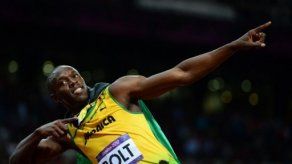 Bolt agranda su leyenda y recupera el título mundial de 100 metros