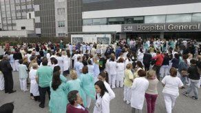 Tres personas más hospitalizadas en España por sospecha de ébola