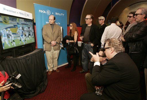 Primer juego de la NFL en 3-D supera fallos iniciales