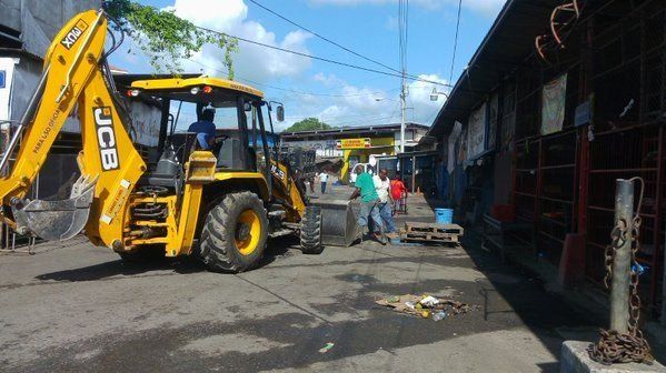 Realizan jornada de limpieza en el Mercado de Abastos