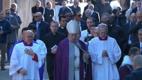 Papa cancela las audiencias de este viernes, continúa resfriado Papa cancela las audiencias de este viernes, continúa resfriado