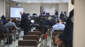 En una audiencia realizada el viernes 15 de julio se dictó sobreseimiento a 21 personas, y de forma definitiva a otros 8 imputados, dentro del proceso, entre ellos Mario Martinelli, hermano del expresidente Ricardo Martinelli.&nbsp;