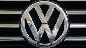 Acusan a VW de violar normas de aire limpio en EE.UU.