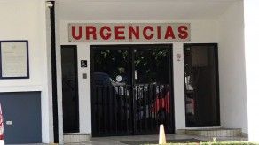Exministro Arango se recupera tras ser embestido por un toro Exministro Arango se recupera tras ser embestido por un toro