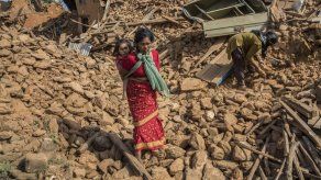 Militares de la UME y miembros de la Guardia Civil llegan a Nepal