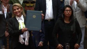 Fiscalía de Bolivia presenta acusación por genocidio contra expresidenta Áñez