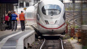 Alemania: Investigan por qué hombre empujó a niño hacia tren
