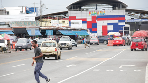 Costarricenses protestan en Paso Canoas