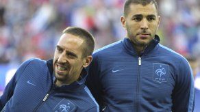 Benzema en primera línea de Francia