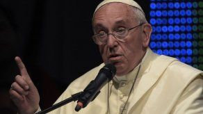 El papa agradece con un tuit en español gira por Ecuador El papa agradece con un tuit en español gira por Ecuador