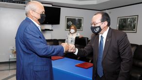 Milciades Concepción, ministro de Ambiente y Eduardo Flores, rector de la Universidad de Panamá.