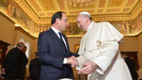 Papa y Hollande hablan de familia Papa y Hollande hablan de familia