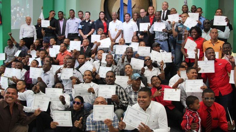 Saint Malo destaca Barrios Seguros en reunión de cancilleres en Colombia