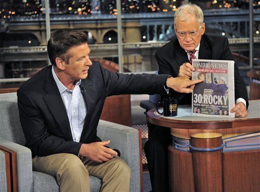 Alec Baldwin: No golpeé al fotógrafo