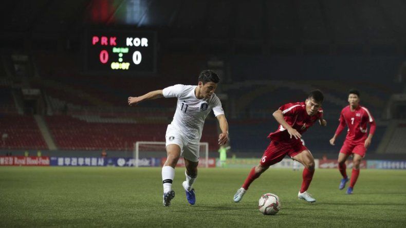 En estadio vacío, las dos Coreas empatan 0-0
