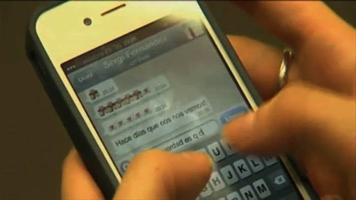 Redes sociales y WhatsApp provocan actitudes obsesivas hacia la pareja