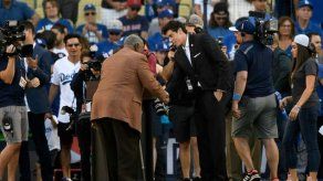 J.D. Martínez y Christian Yelich reciben premio Hank Aaron en Grandes Ligas