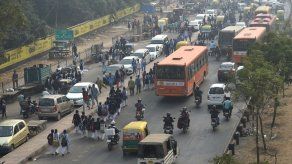 Nueva Delhi exime a las mujeres de restricciones en el uso de carros