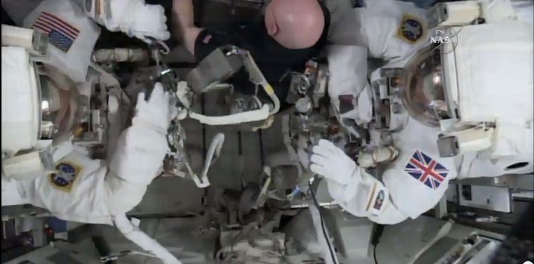 Primera caminata espacial de un astronauta británico