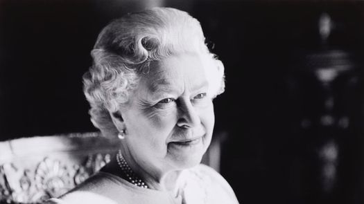 La muerte de la Reina Isabel II aplazó la actividad de la Premier League.