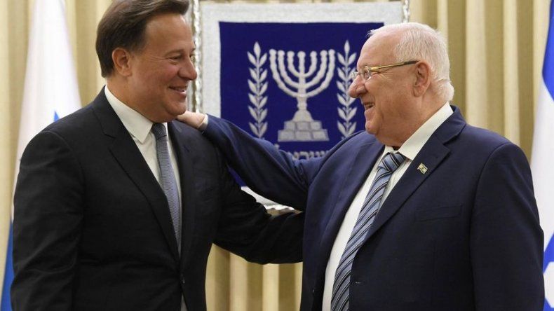 Rivlin da la bienvenida a Israel al presidente de Panamá, Juan Carlos Varela