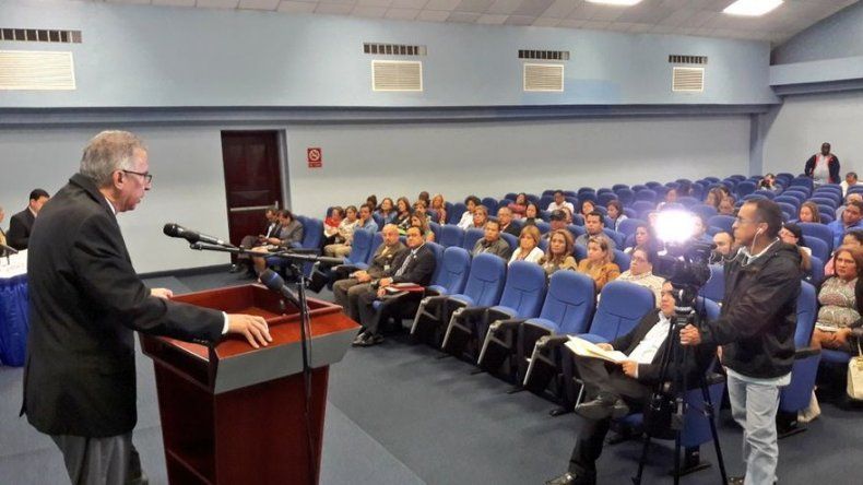 Martiz presenta plan Cero Mora  a directores médicos y administrativos
