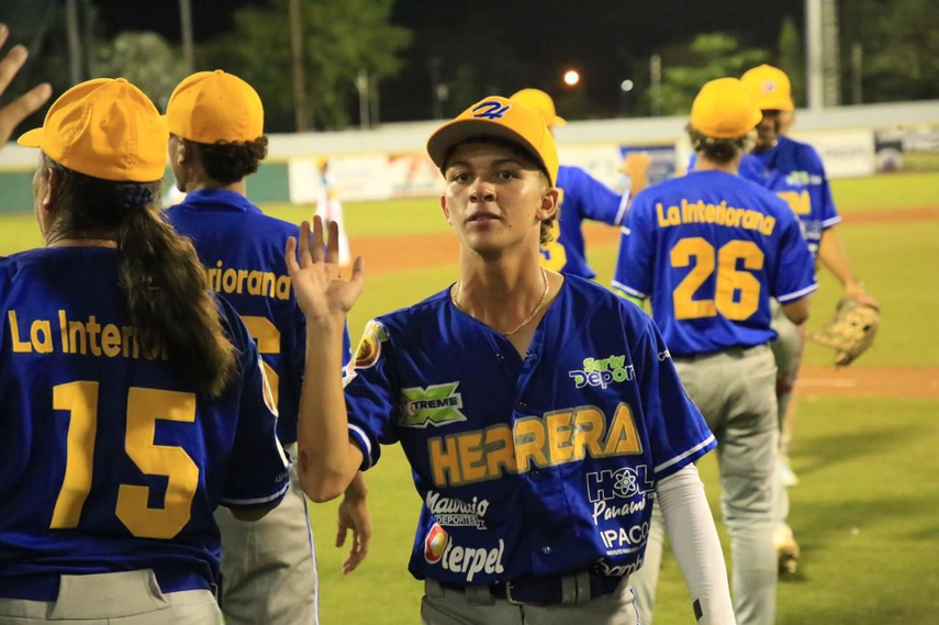 Béisbol Juvenil 2025: Coclé y Herrera toman ventaja en la serie de ocho