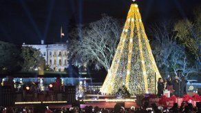 Obama enciende Árbol Nacional de Navidad
