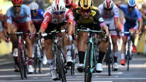 Ewan gana la undécima etapa del Tour con un esprint de foto finish